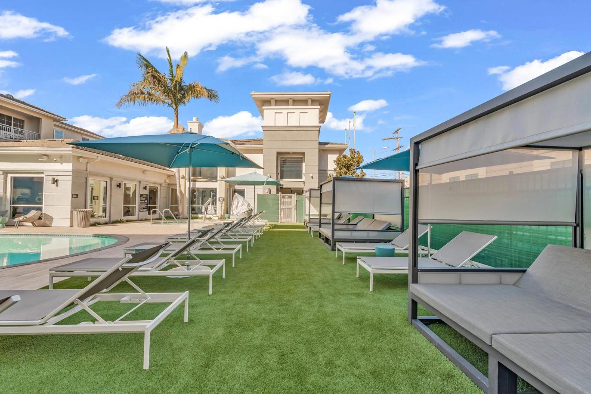Spacious 3bdr 2bth Near Venice With Pool Apartment *